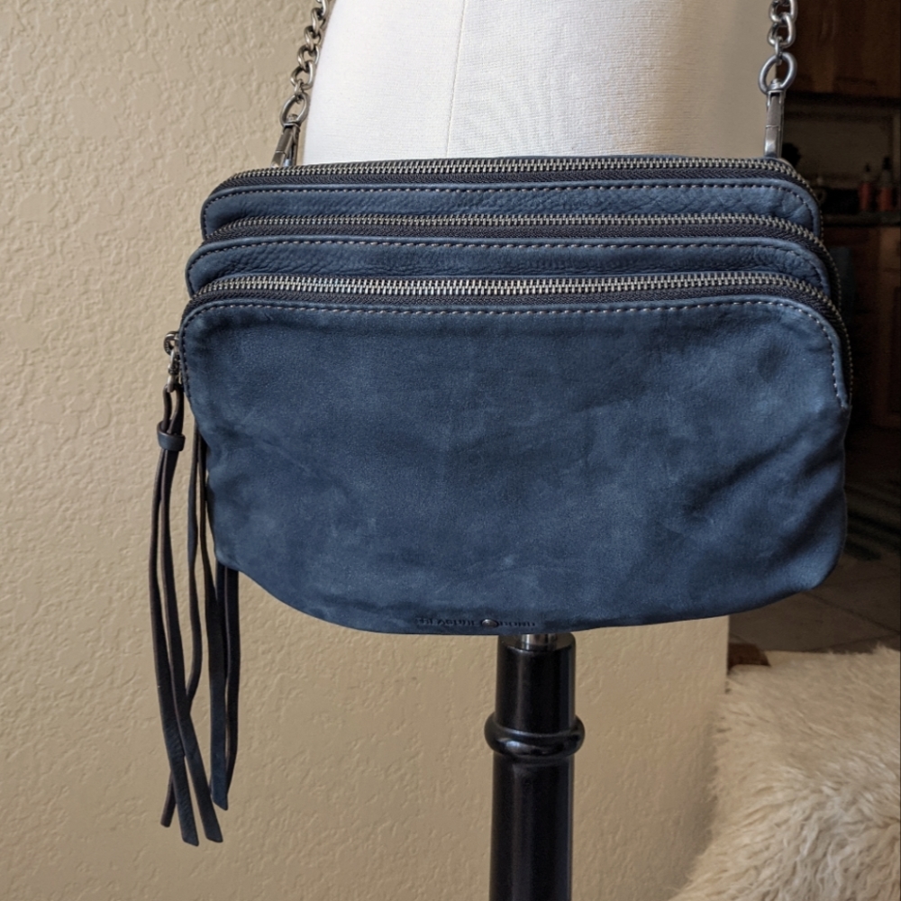 🌞🌞🌞🌞🌞Treasure & Bond blue crossbody bag with chain strap